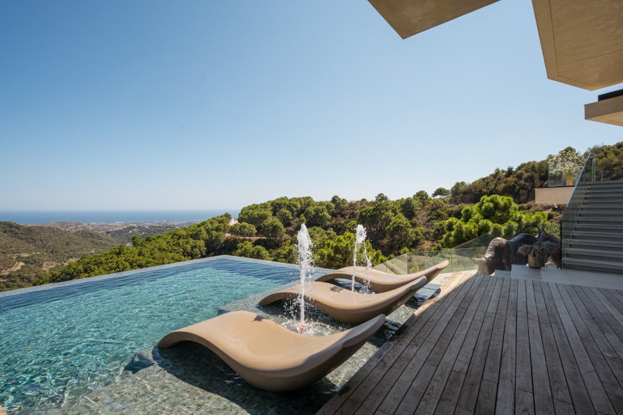 NUEVA VILLA DE LUJO MODERNA ECOLÓGICA CON VISTAS PANORÁMICAS AL MAR EN EL FABULOSO MONTE MAYOR, BENAHAVIS