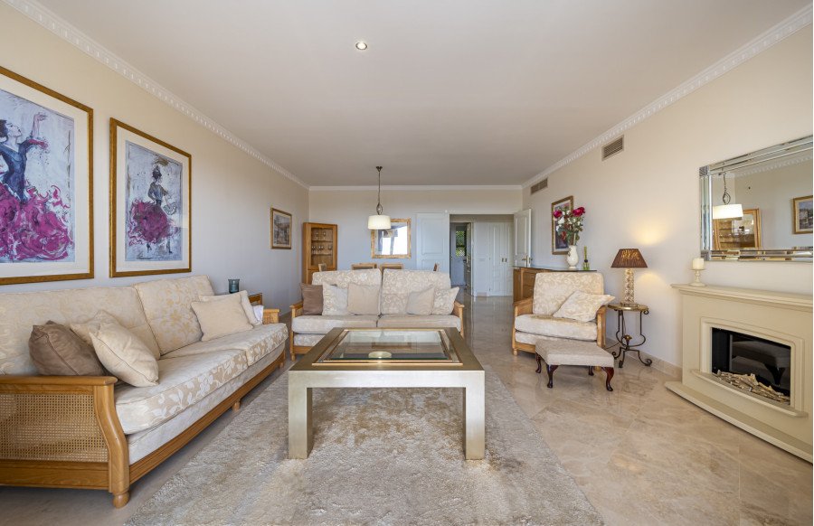 Elegante apartamento en Paraíso Barronal, Estepona Este