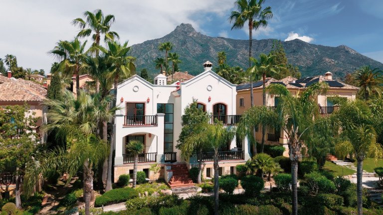 Elegante villa de 6 dormitorios en La Capellanía