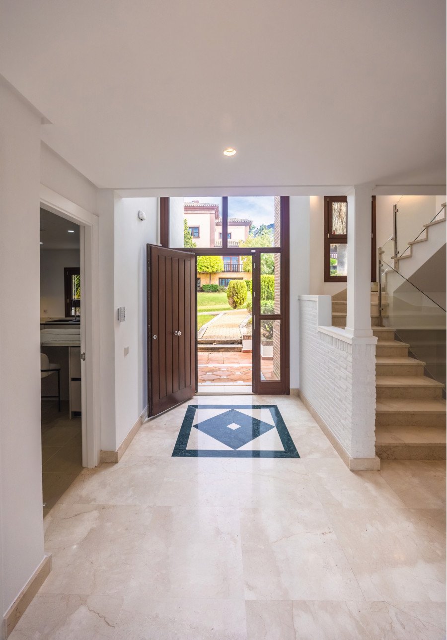 Elegante villa de 6 dormitorios en La Capellanía
