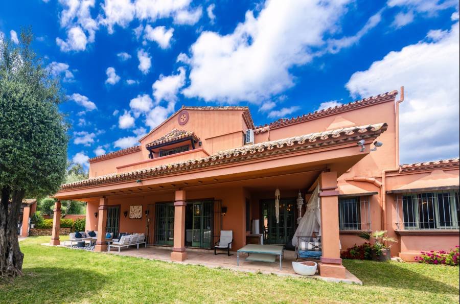 Andalusian Villa in Nueva Andalucía