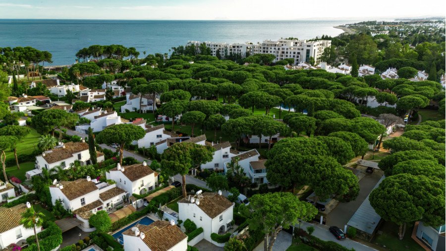 Encantada Vivienda Pareada Cerca del Mar en Benamara