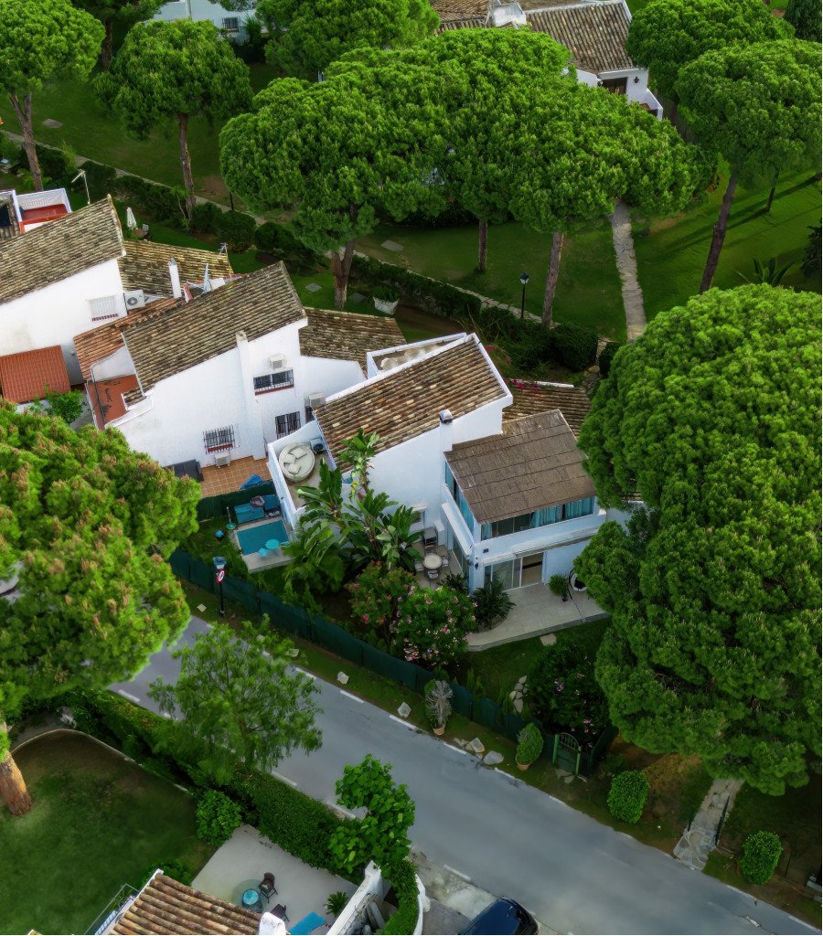 Encantada Vivienda Pareada Cerca del Mar en Benamara