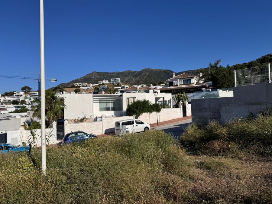 Se vende parcela en Mijas, Higuerón