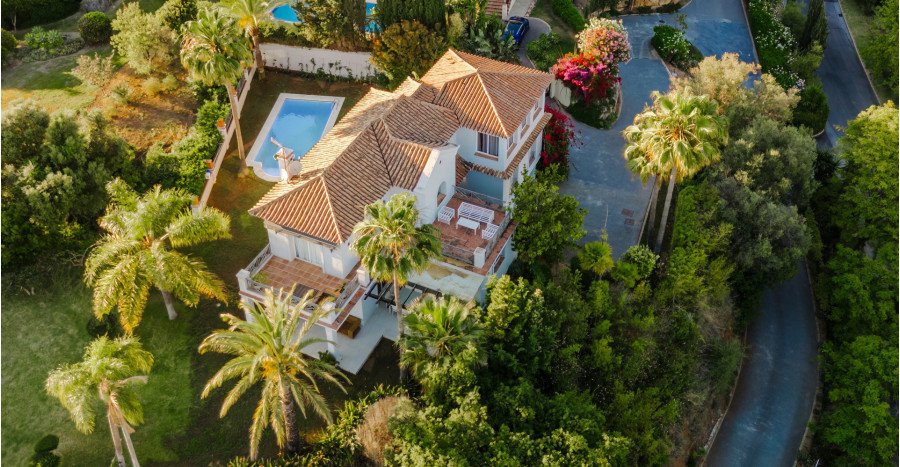 En venta – Villa elegante en El Rosario, Marbella Este