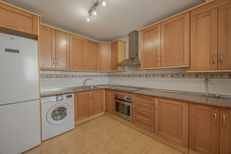 Apartamento de Dos Dormitorios en Alquiler en Aloha Gardens, Nueva Andalucía