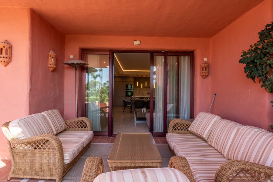 Luxury beachfront ground-floor apartment in the prestigious Cabo Bermejo complex