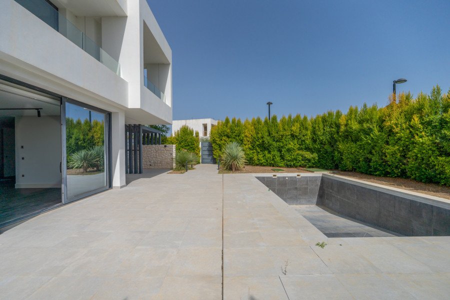 Modern Villa to Finish – Investment Opportunity in New Golden Mile, Estepona