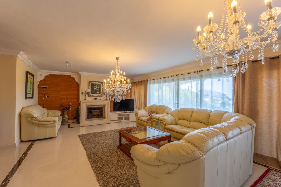 Panoramic Sea View Villa in El Herrojo, Benahavís