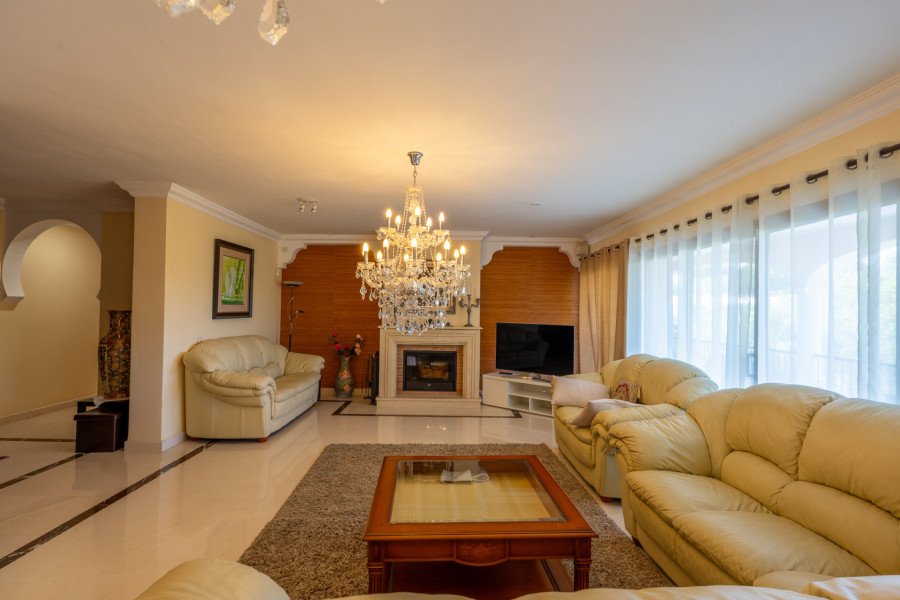 Panoramic Sea View Villa in El Herrojo, Benahavís