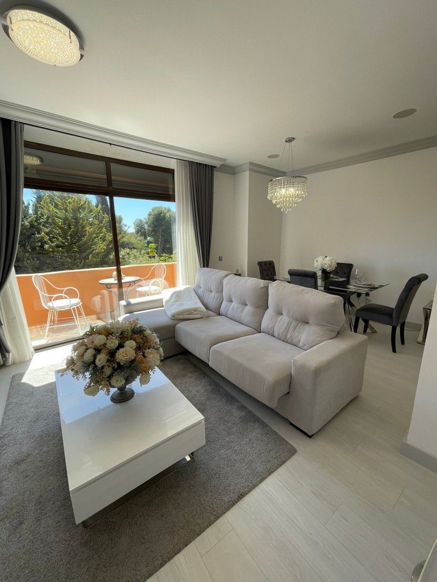 Beachside Duplex Penthouse with Rooftop Jacuzzi – Park Beach, Estepona East