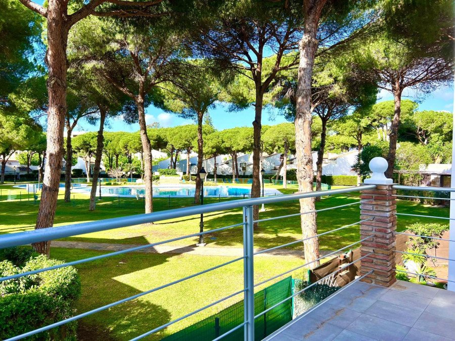 Charming Beachside Townhouse – Paraiso Barronal, Estepona