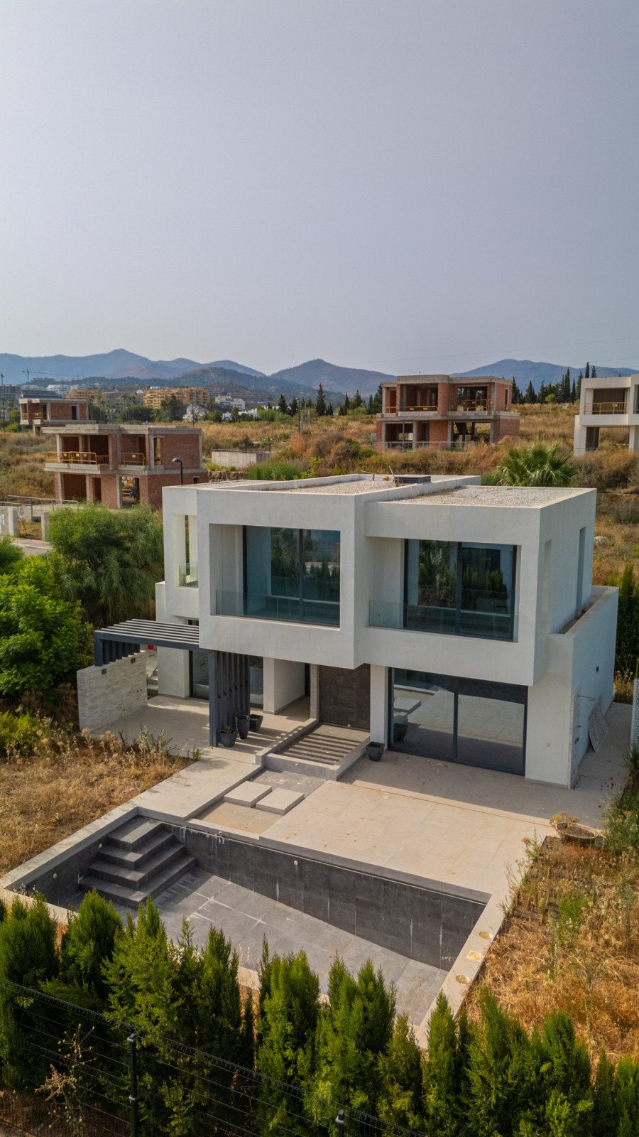 Contemporary Villa for Sale – New Golden Mile, Estepona
