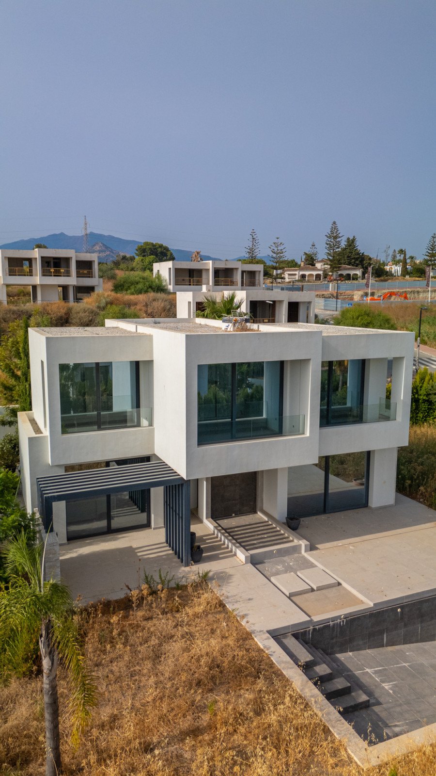 Contemporary Villa for Sale – New Golden Mile, Estepona
