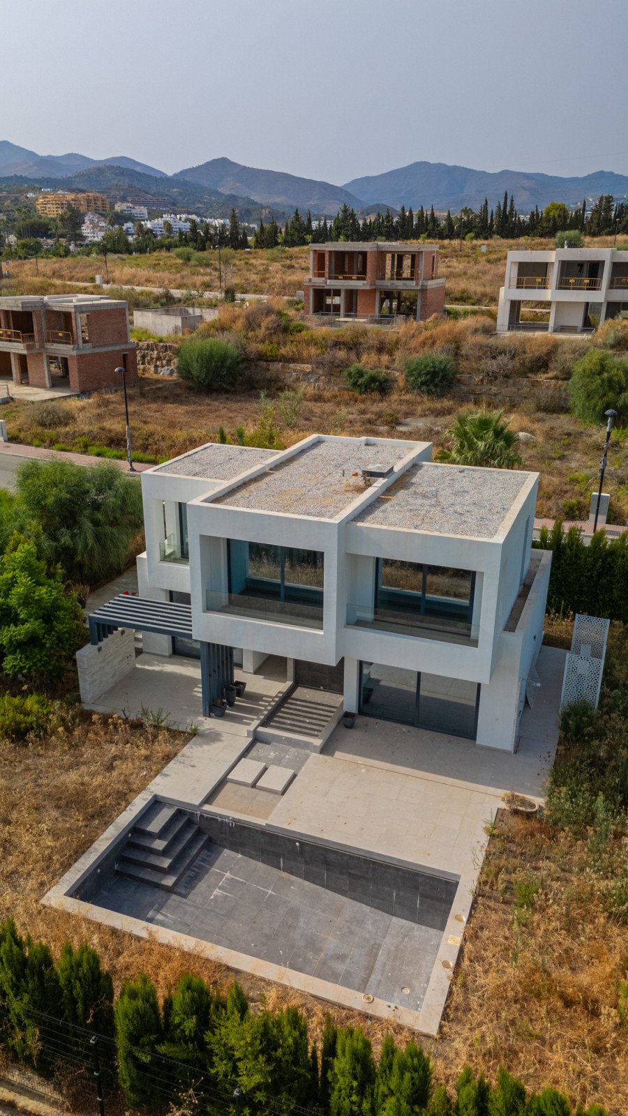Contemporary Villa for Sale – New Golden Mile, Estepona
