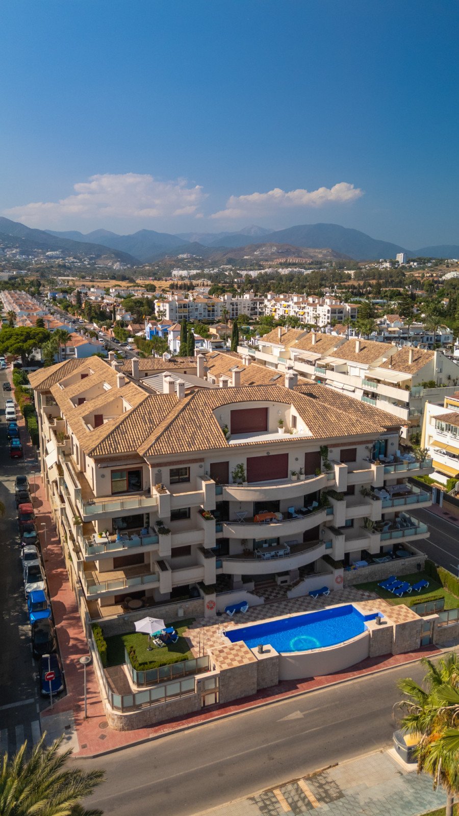 Beachfront Apartment for Long-Term Rent – San Pedro Playa, Marbella