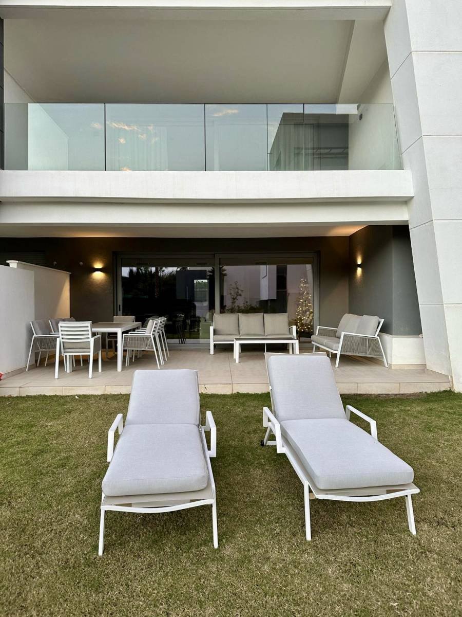 Modern Ground Floor Apartment for Rent – Vanian Gardens, New Golden Mile, Estepona
