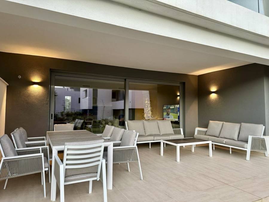 Modern Ground Floor Apartment for Rent – Vanian Gardens, New Golden Mile, Estepona
