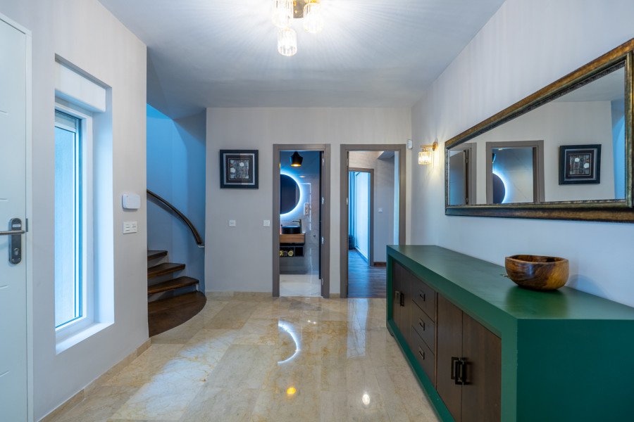 FOR SALE – MODERN VILLA IN MARBESA, MARBELLA EAST