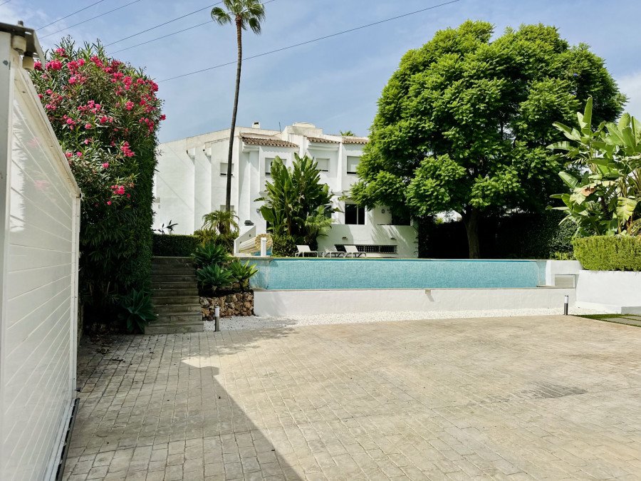 Luxury Townhouse for Long-Term Rent – Nueva Andalucía, Marbella