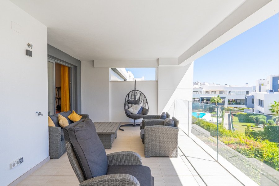 Contemporary 2-Bed Apartment with Terrace and Luxury Amenities Vanian Gardens