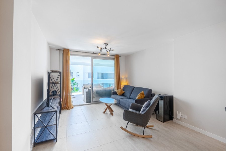 Contemporary 2-Bed Apartment with Terrace and Luxury Amenities Vanian Gardens