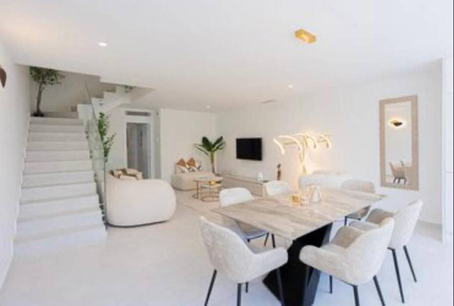 Long-Term Rental – Renovated Townhouse in Aloha, Nueva Andalucía