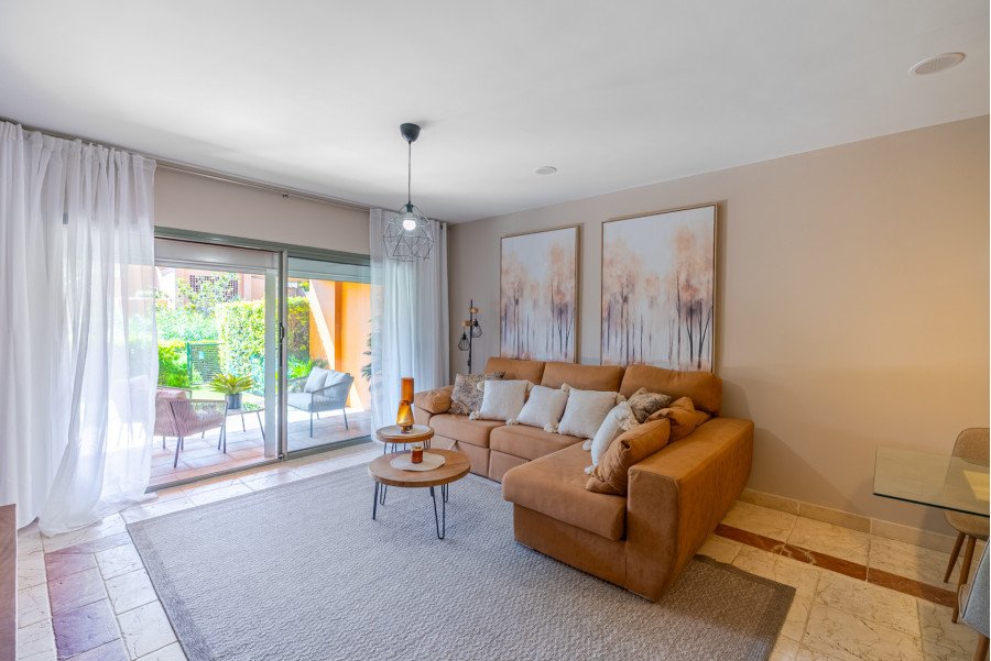 Ground Floor Apartment for Sale in Benatalaya, Estepona East