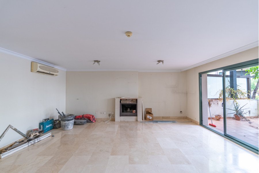 Beautiful Townhouse in Monte Biarritz ·  Nueva atalaya