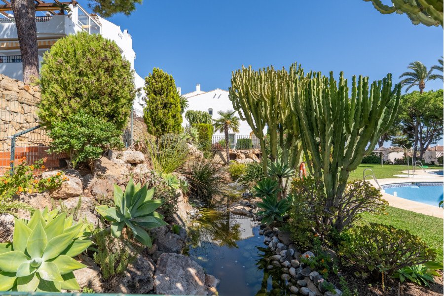 Spacious Apartment for Sale in Benavista, Estepona East