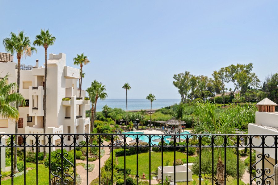 Bahía del Velerín Middle-Floor Apartment