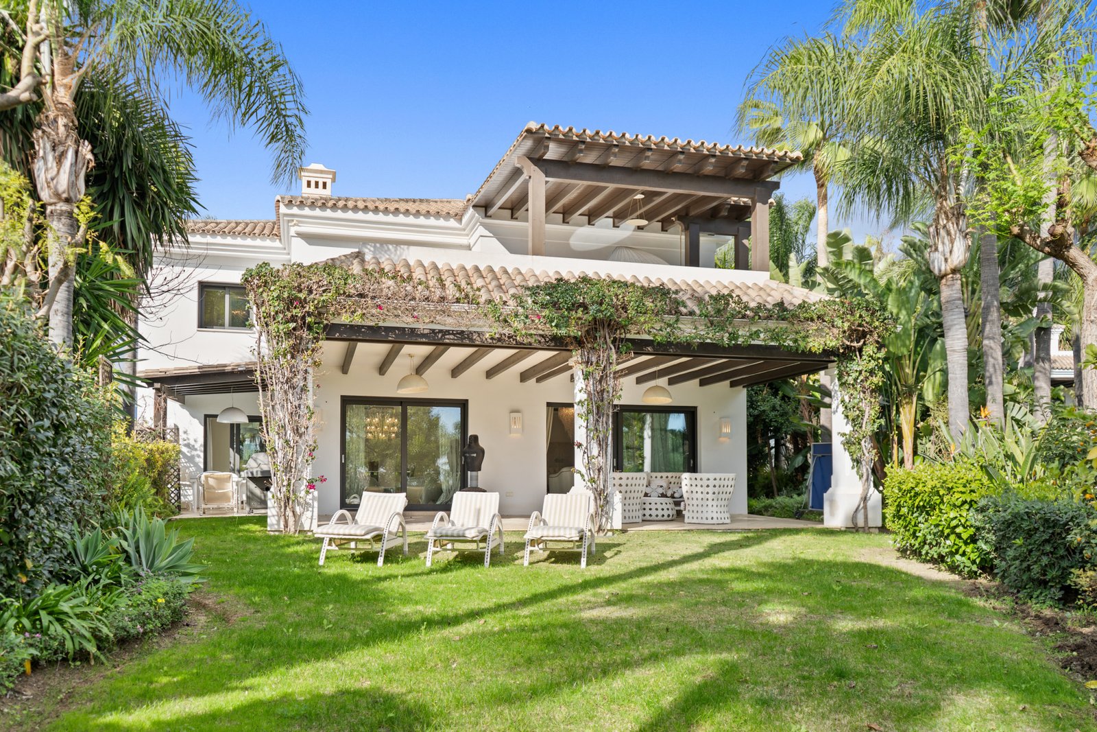 Villa в Marbella Golden Mile, Marbella | 6 спален | €3.25M — Marbella — 0-bed exterior view