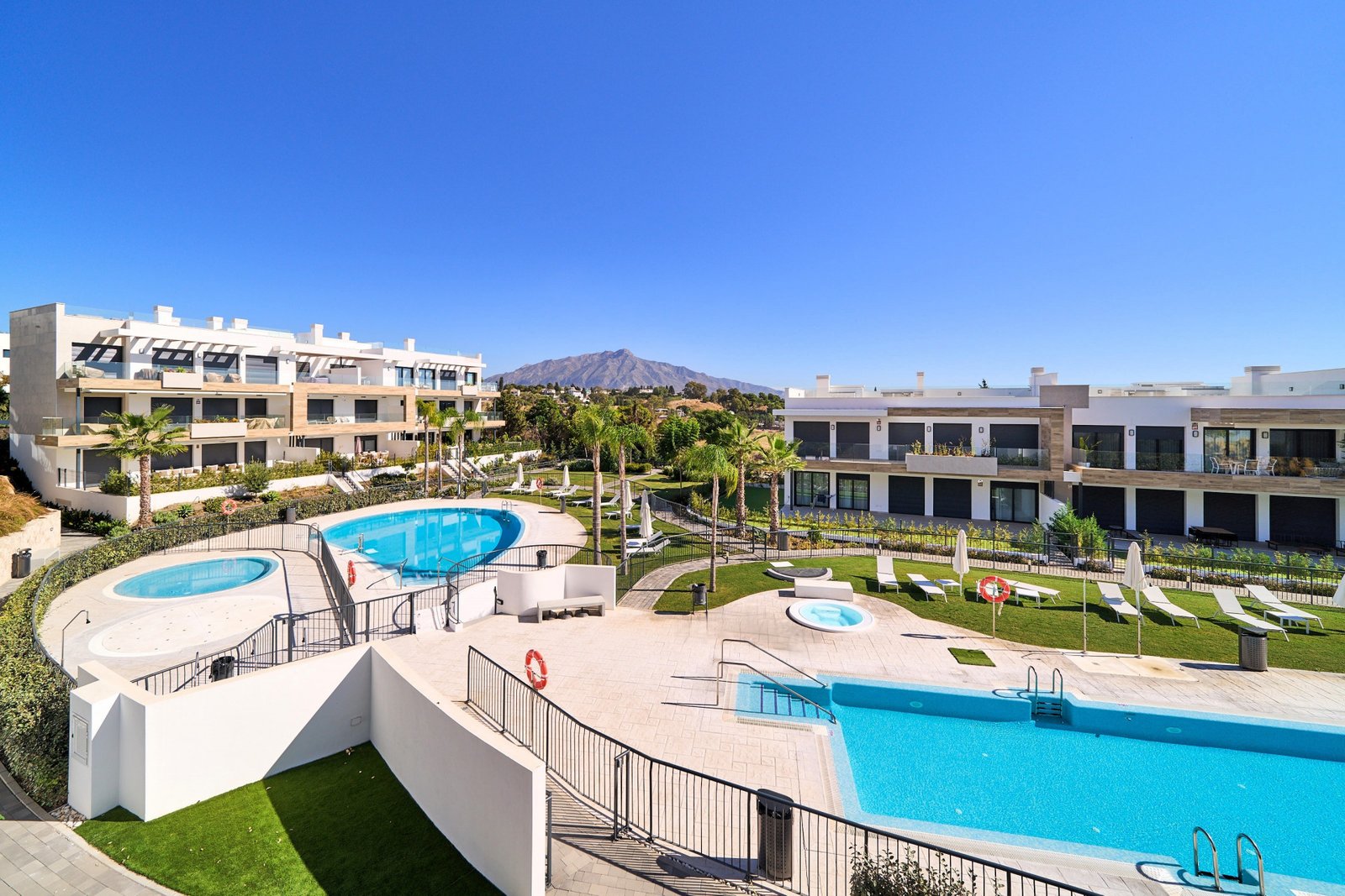 Apartment в Estepona East, Estepona | 3 спален | €0.77M — Marbella — 0-bed exterior view