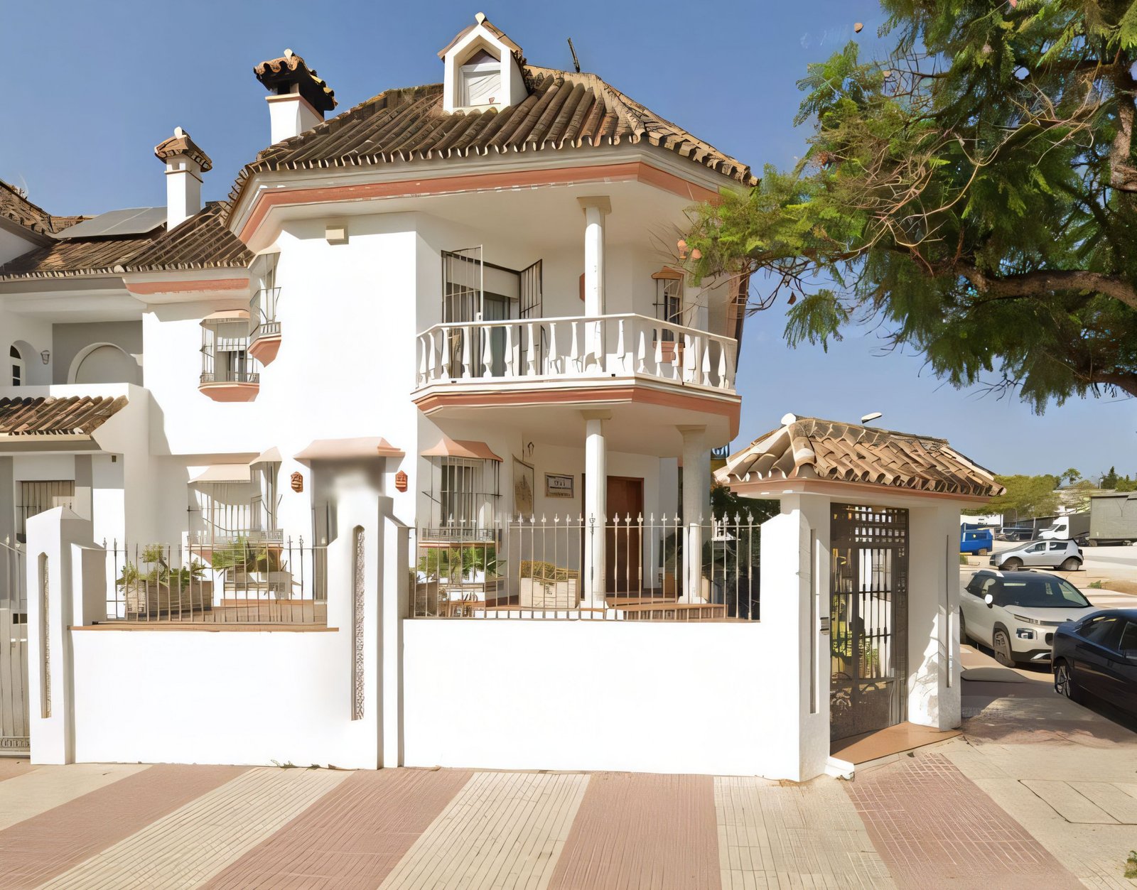 Semi Detached House в , San Pedro de Alcantara | 5 спален | €0.75M — Marbella — 0-bed exterior view