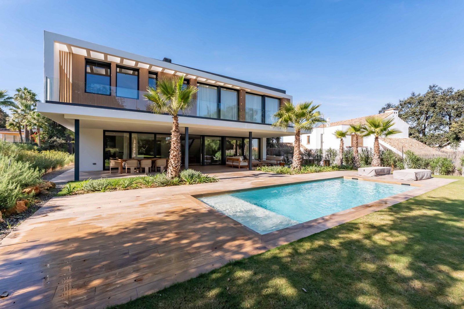 Villa в Sotogrande Costa, Sotogrande | 5 спален | €2.85M — Marbella — 0-bed exterior view